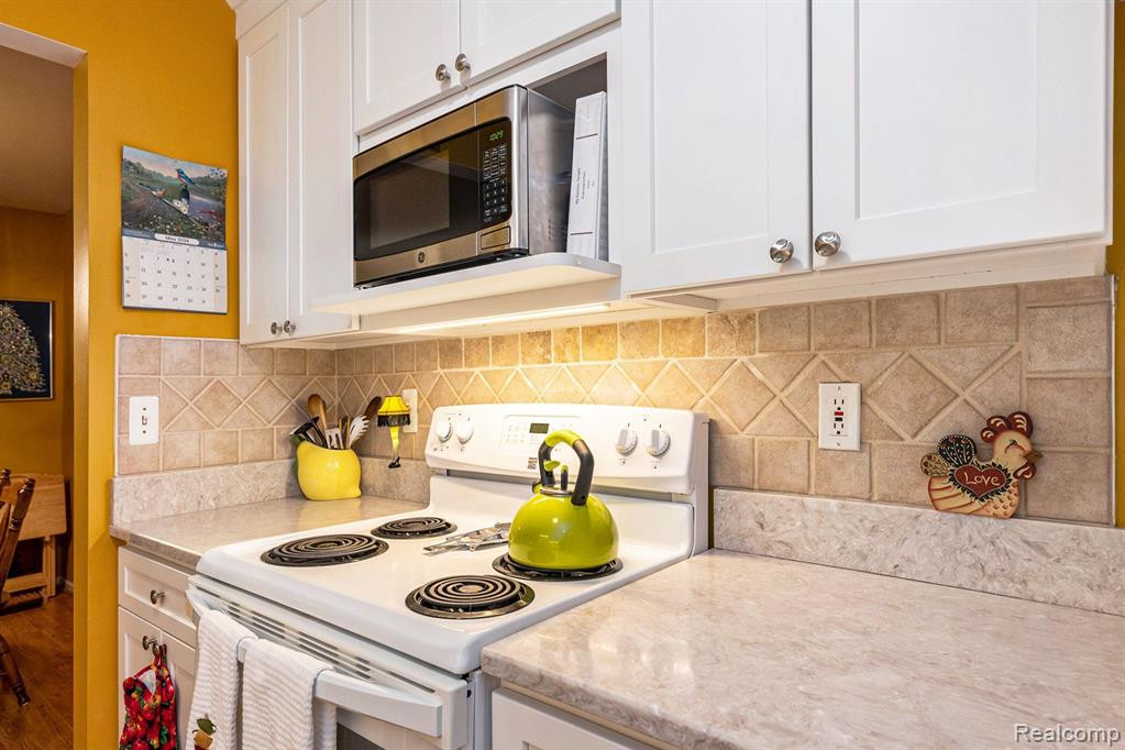 4237 BERKSHIRE Drive, Sterling Heights, MI 48314 — Photo 14