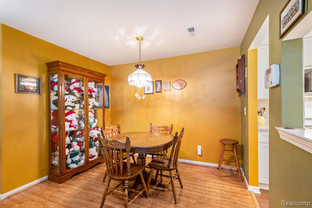 4237 BERKSHIRE Drive, Sterling Heights, MI 48314 — Photo 15