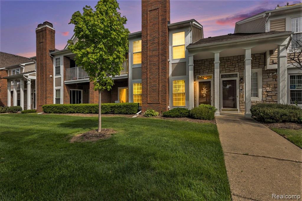4237 BERKSHIRE Drive, Sterling Heights, MI 48314 — Photo 25