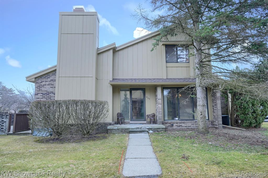 1720 S HILL Boulevard, Bloomfield Hills, MI 48304 — front exterior
