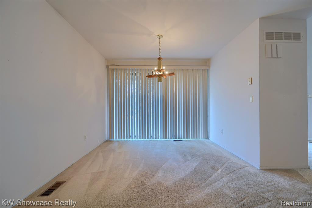 1720 S HILL Boulevard, Bloomfield Hills, MI 48304 — Photo 8