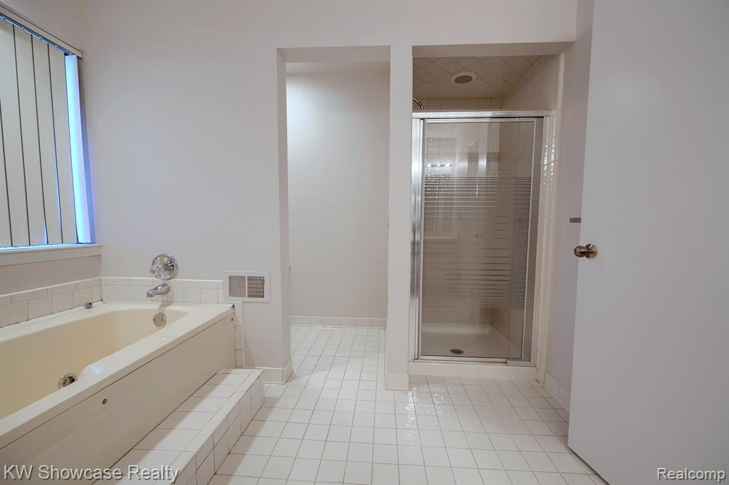1720 S HILL Boulevard, Bloomfield Hills, MI 48304 — Photo 20