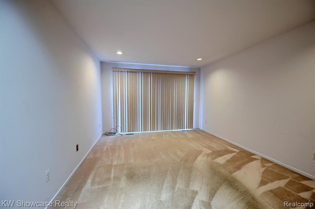 1720 S HILL Boulevard, Bloomfield Hills, MI 48304 — Photo 21
