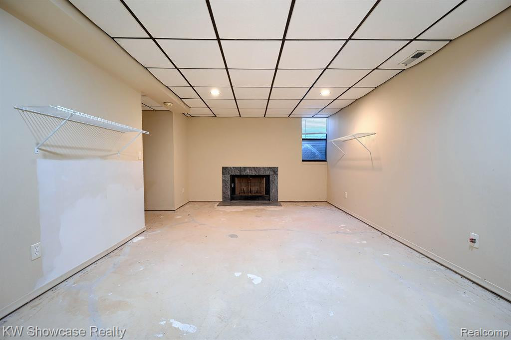 1720 S HILL Boulevard, Bloomfield Hills, MI 48304 — Photo 24