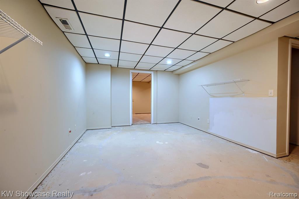 1720 S HILL Boulevard, Bloomfield Hills, MI 48304 — Photo 25