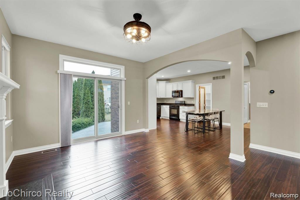 6736 BAKER, Shelby Twp, MI 48317 — Photo 10