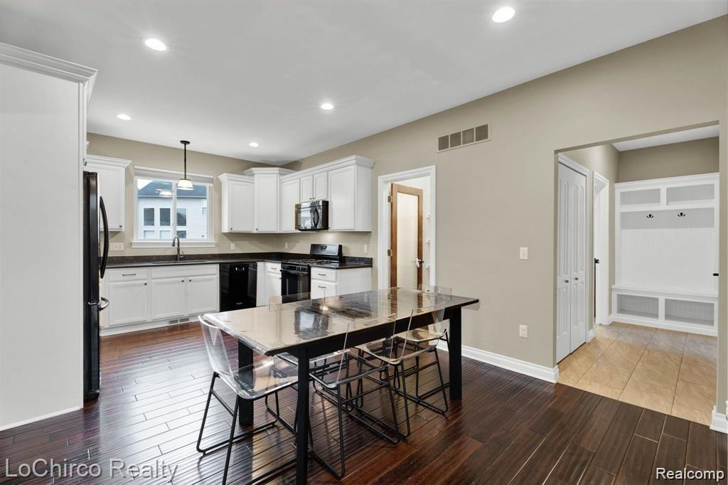 6736 BAKER, Shelby Twp, MI 48317 — Photo 12