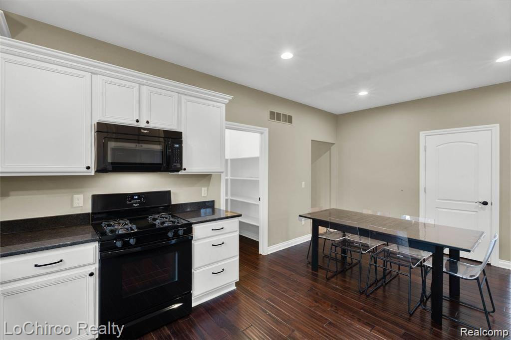 6736 BAKER, Shelby Twp, MI 48317 — Photo 18