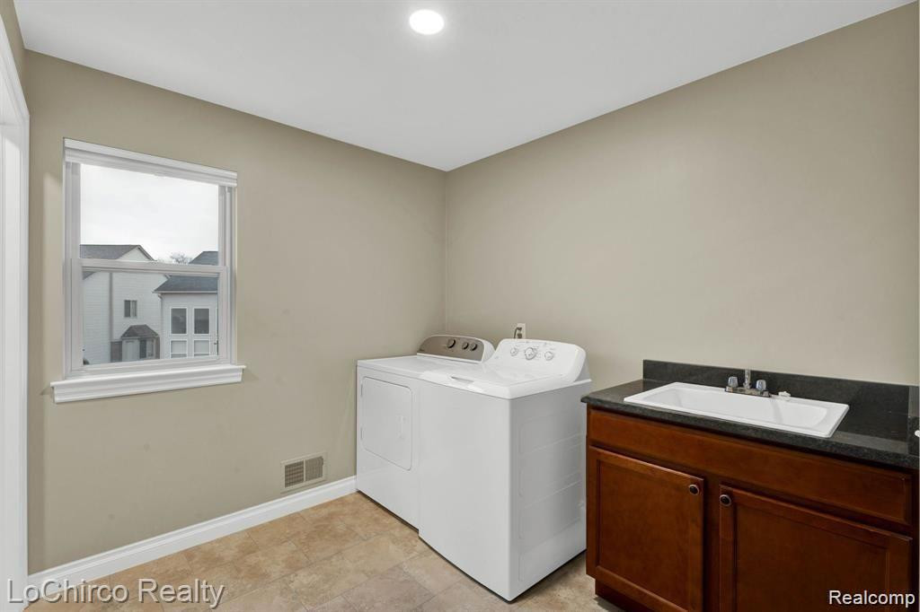6736 BAKER, Shelby Twp, MI 48317 — Photo 28
