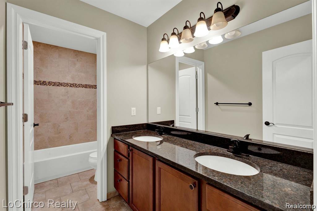 6736 BAKER, Shelby Twp, MI 48317 — Photo 29