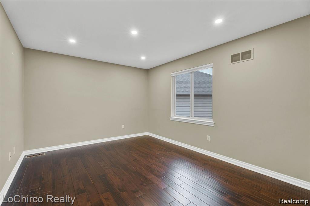 6736 BAKER, Shelby Twp, MI 48317 — Photo 35