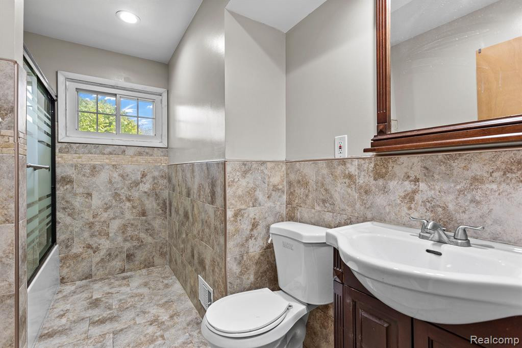 6551 SHADOWLAWN Street, Dearborn Heights, MI 48127 — Photo 14
