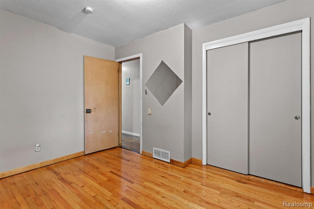 6551 SHADOWLAWN Street, Dearborn Heights, MI 48127 — Photo 18