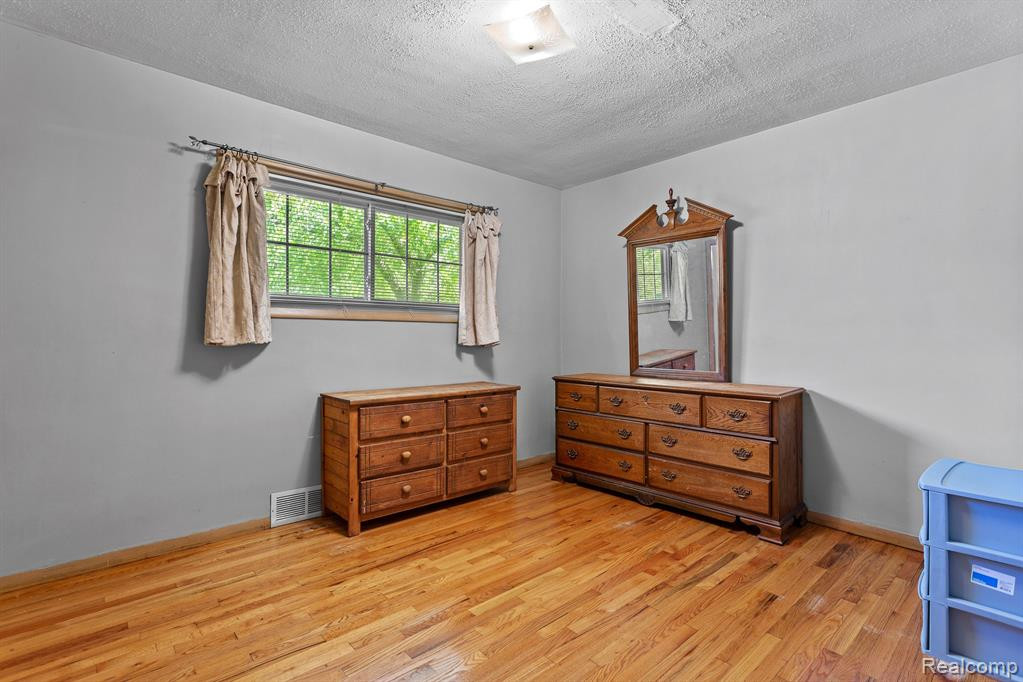 6551 SHADOWLAWN Street, Dearborn Heights, MI 48127 — Photo 19