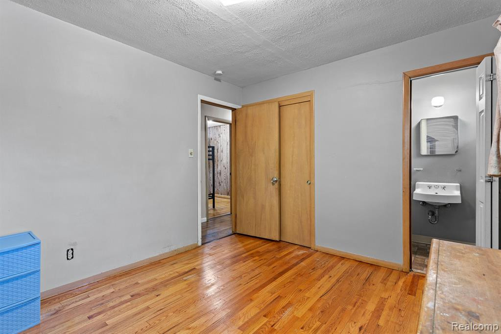 6551 SHADOWLAWN Street, Dearborn Heights, MI 48127 — Photo 20