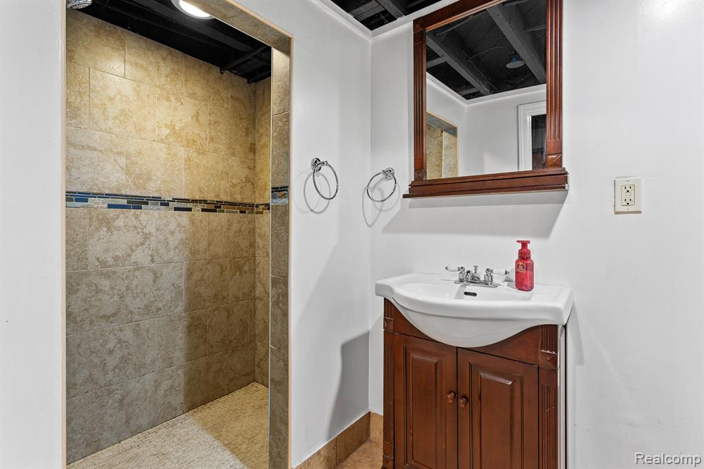 6551 SHADOWLAWN Street, Dearborn Heights, MI 48127 — Photo 22