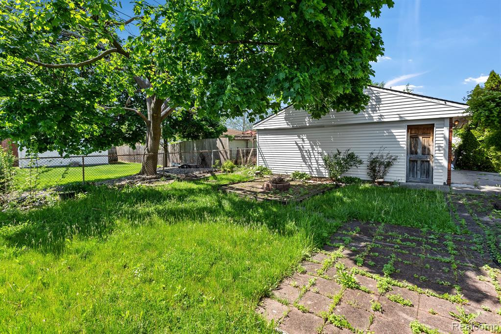 6551 SHADOWLAWN Street, Dearborn Heights, MI 48127 — Photo 31