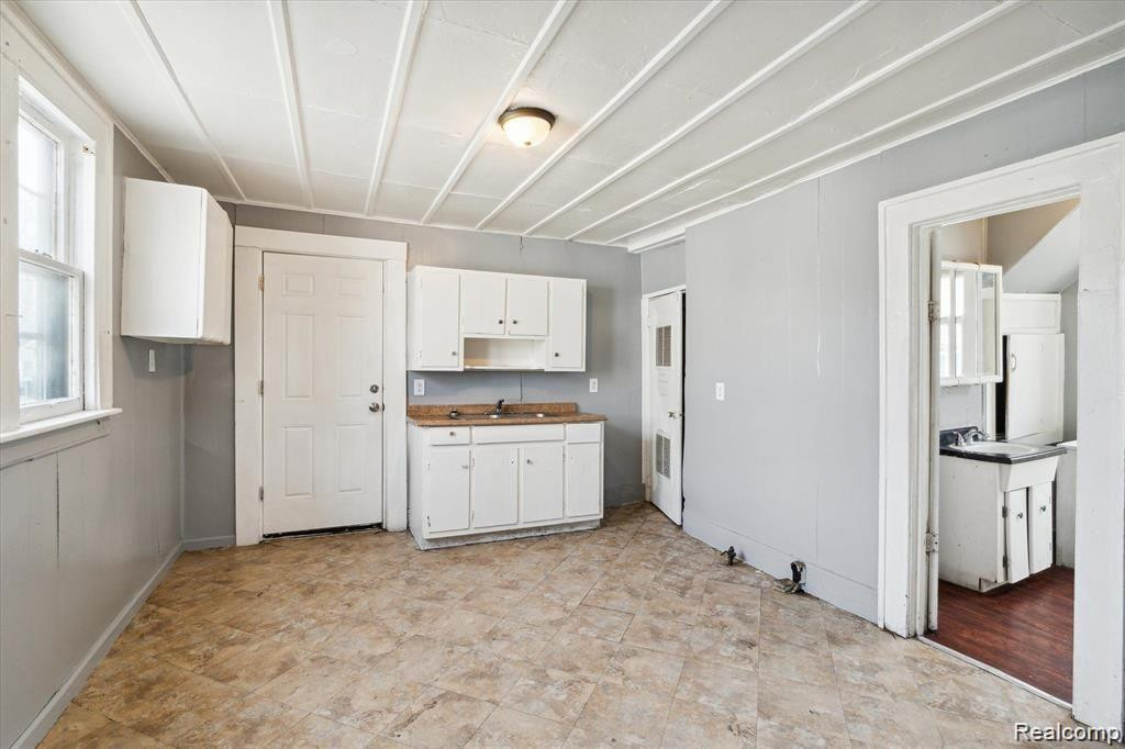 7068 FORD Avenue, Warren, MI 48091 — Photo 12