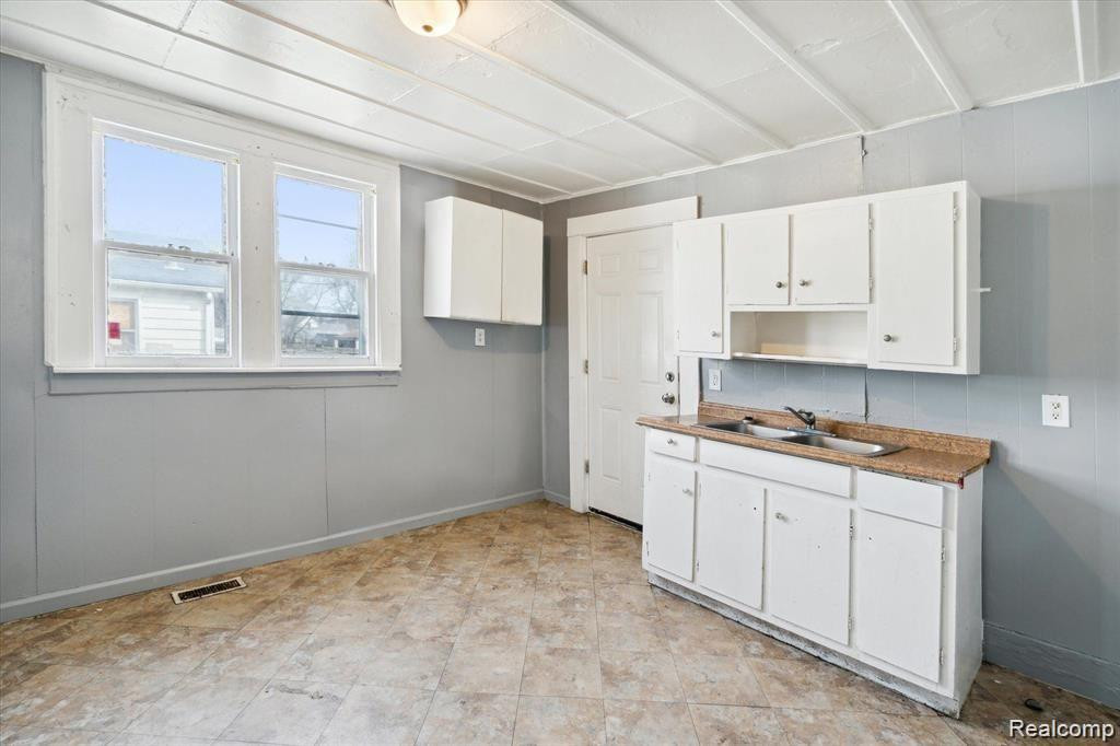 7068 FORD Avenue, Warren, MI 48091 — Photo 14