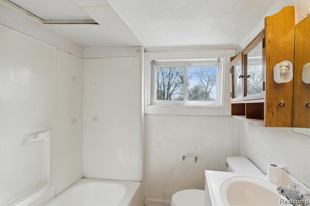 7068 FORD Avenue, Warren, MI 48091 — Photo 23
