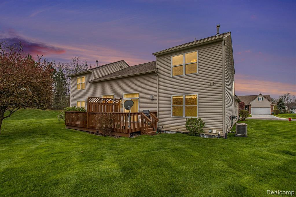 1568 MYRICA Lane, 6, Howell, MI 48855 — Photo 3