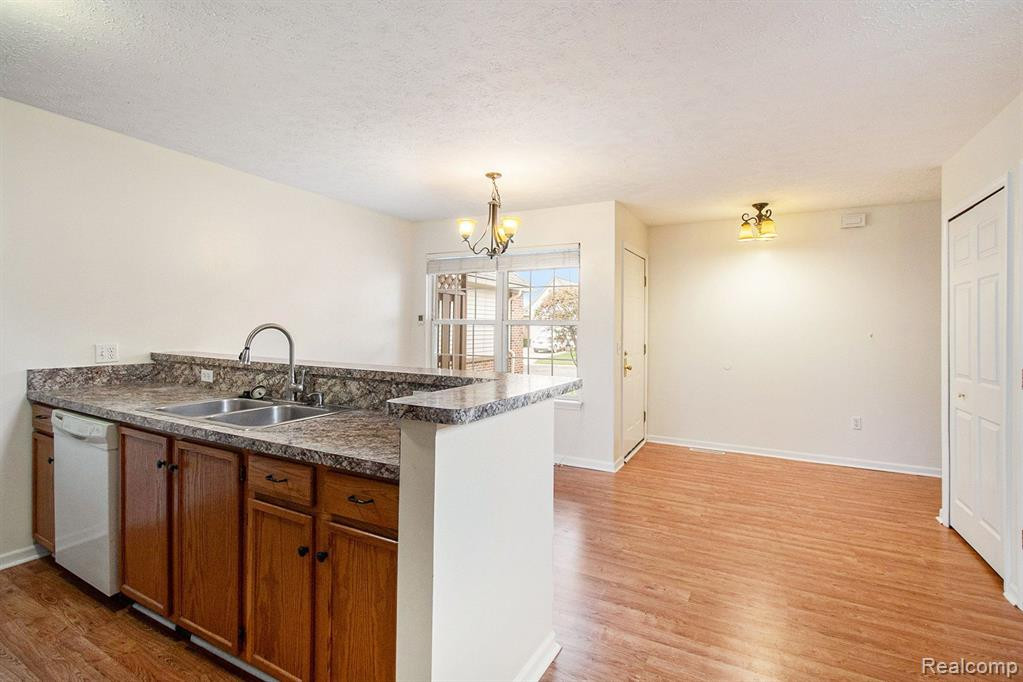 1568 MYRICA Lane, 6, Howell, MI 48855 — Photo 9