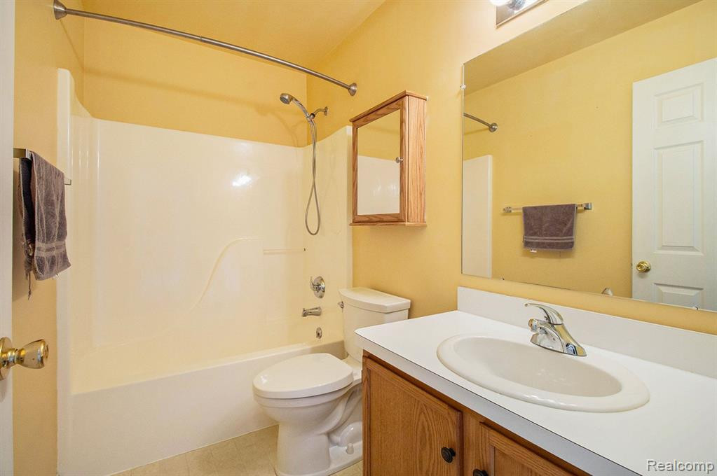 1568 MYRICA Lane, 6, Howell, MI 48855 — Photo 24