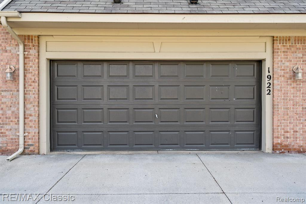 1922 PINECROFT Drive, Canton, MI 48188 — Photo 2