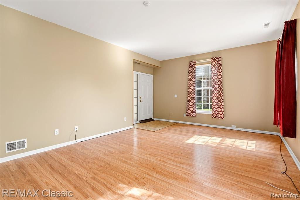 1922 PINECROFT Drive, Canton, MI 48188 — Photo 4