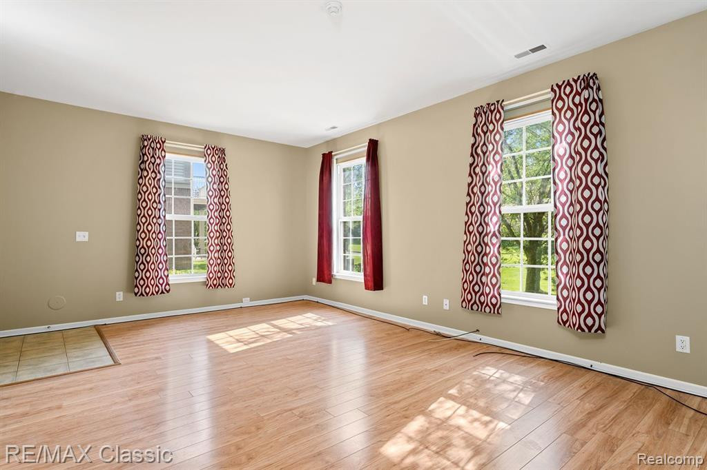 1922 PINECROFT Drive, Canton, MI 48188 — Photo 5