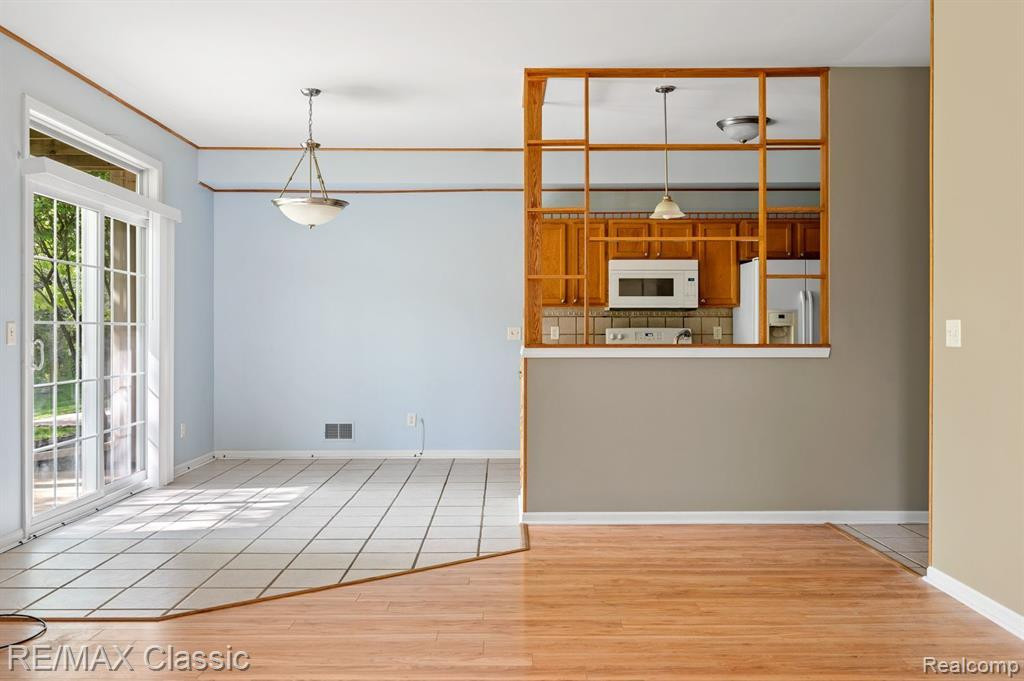 1922 PINECROFT Drive, Canton, MI 48188 — Photo 8