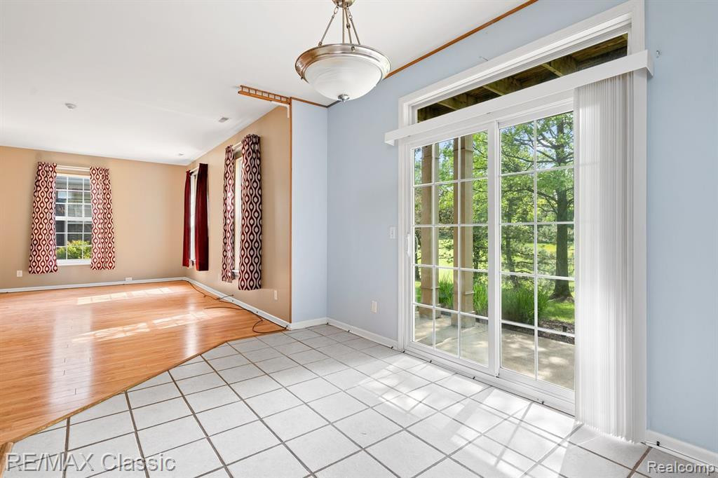 1922 PINECROFT Drive, Canton, MI 48188 — Photo 10