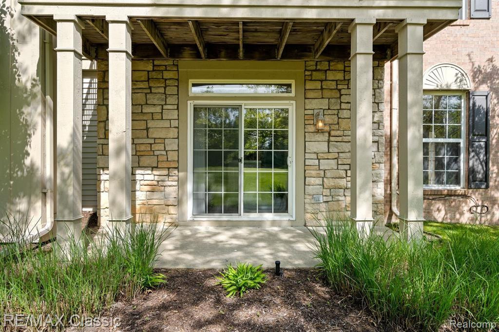 1922 PINECROFT Drive, Canton, MI 48188 — Photo 12