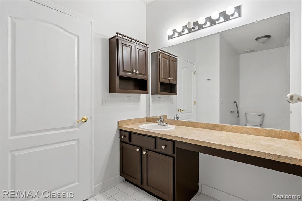 1922 PINECROFT Drive, Canton, MI 48188 — Photo 18