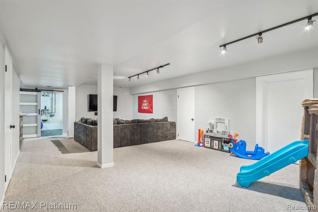 7589 MCCLEMENTS Road, Brighton, MI 48114 — Photo 18