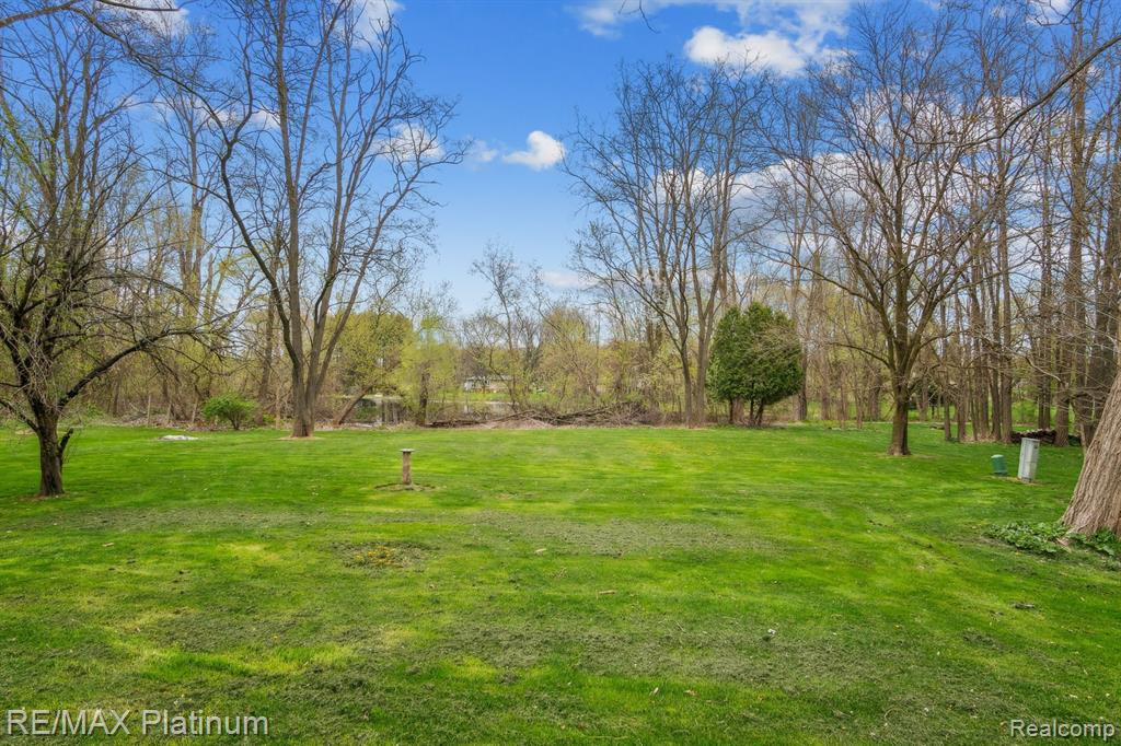 7589 MCCLEMENTS Road, Brighton, MI 48114 — Photo 22