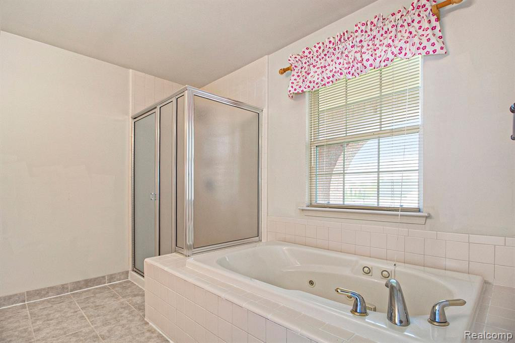 4872 Windancer Drive, Ypsilanti, MI 48197 — Photo 19