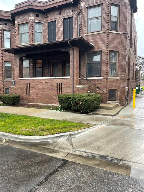 8036 3RD Street, Detroit, MI 48202