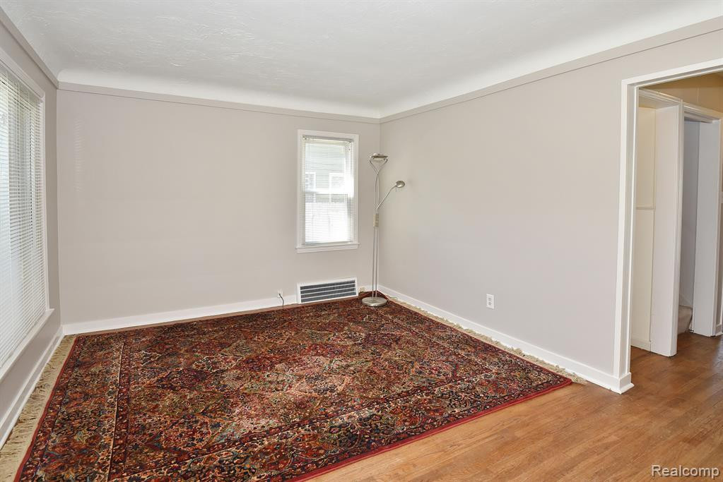 725 FLOWERDALE Street, Ferndale, MI 48220 — Photo 5