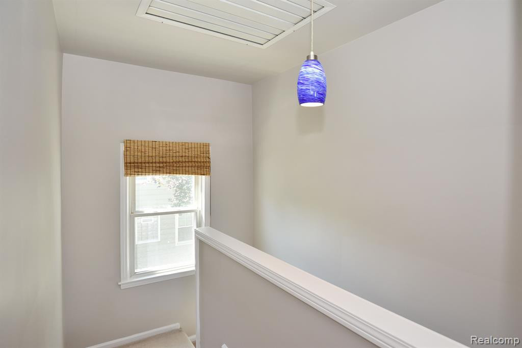 725 FLOWERDALE Street, Ferndale, MI 48220 — Photo 18