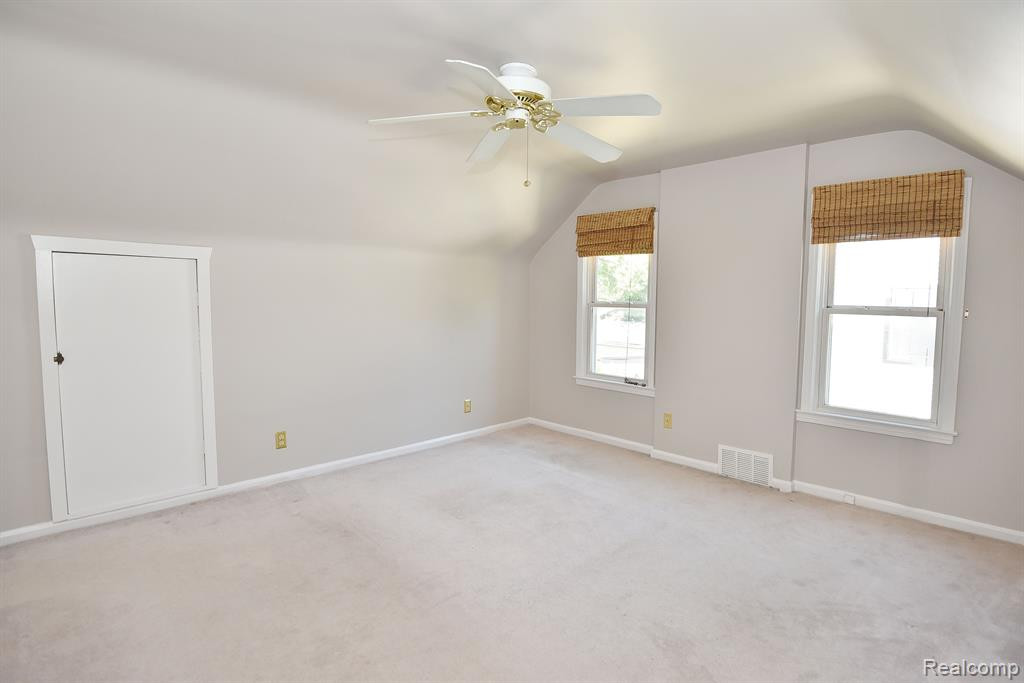 725 FLOWERDALE Street, Ferndale, MI 48220 — Photo 19