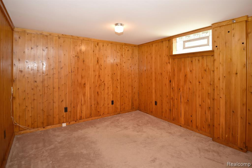 725 FLOWERDALE Street, Ferndale, MI 48220 — Photo 22