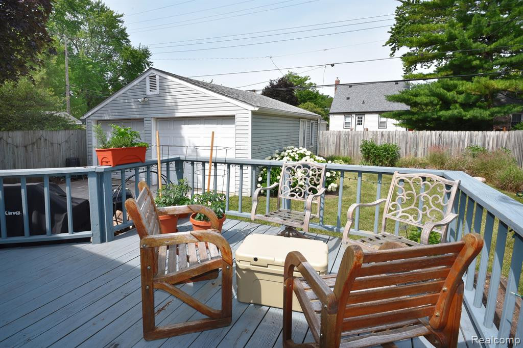 725 FLOWERDALE Street, Ferndale, MI 48220 — Photo 26