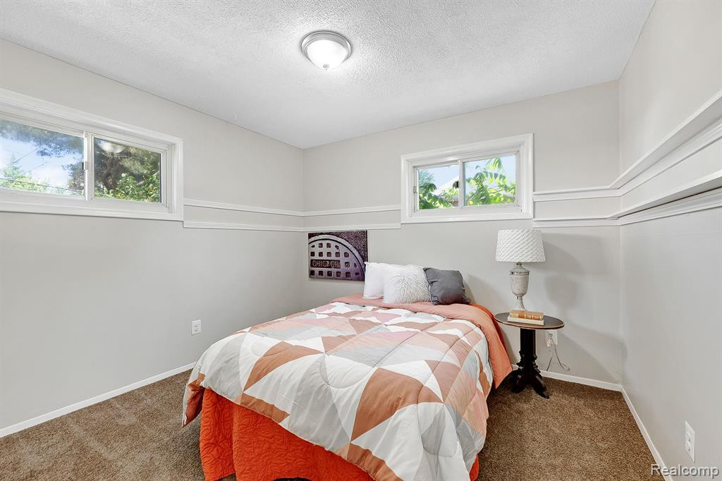 4696 ROOSEVELT Boulevard, Dearborn Heights, MI 48125 — Photo 19