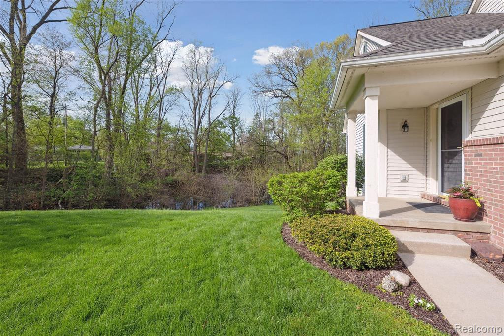124 PONDVIEW Court, Brighton, MI 48116 — Photo 3