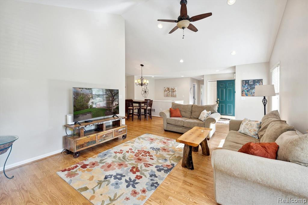 124 PONDVIEW Court, Brighton, MI 48116 — Photo 6