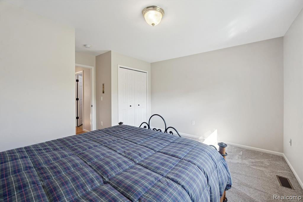 124 PONDVIEW Court, Brighton, MI 48116 — Photo 20
