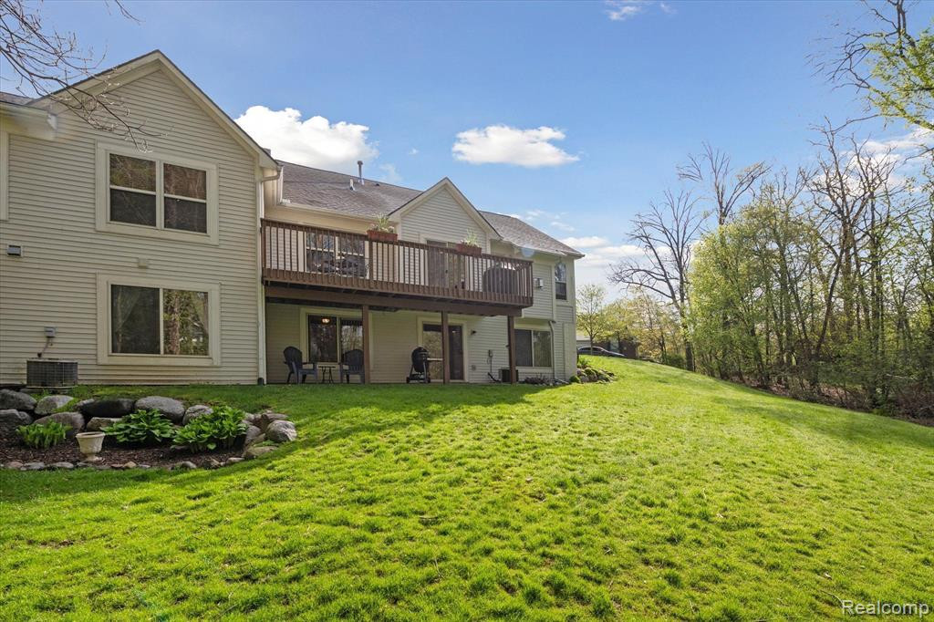 124 PONDVIEW Court, Brighton, MI 48116 — Photo 30