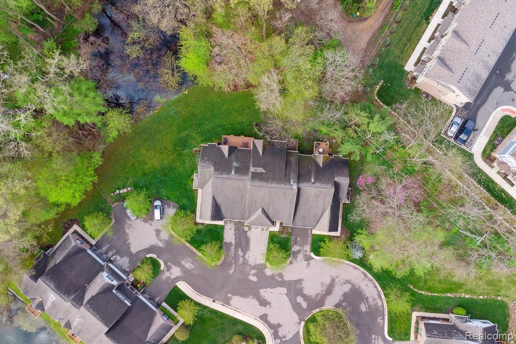 124 PONDVIEW Court, Brighton, MI 48116 — Photo 35