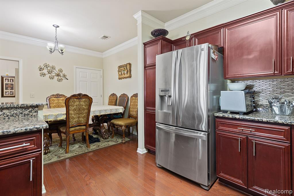 8508 HEYWOOD Circle, Sterling Heights, MI 48312 — Photo 4